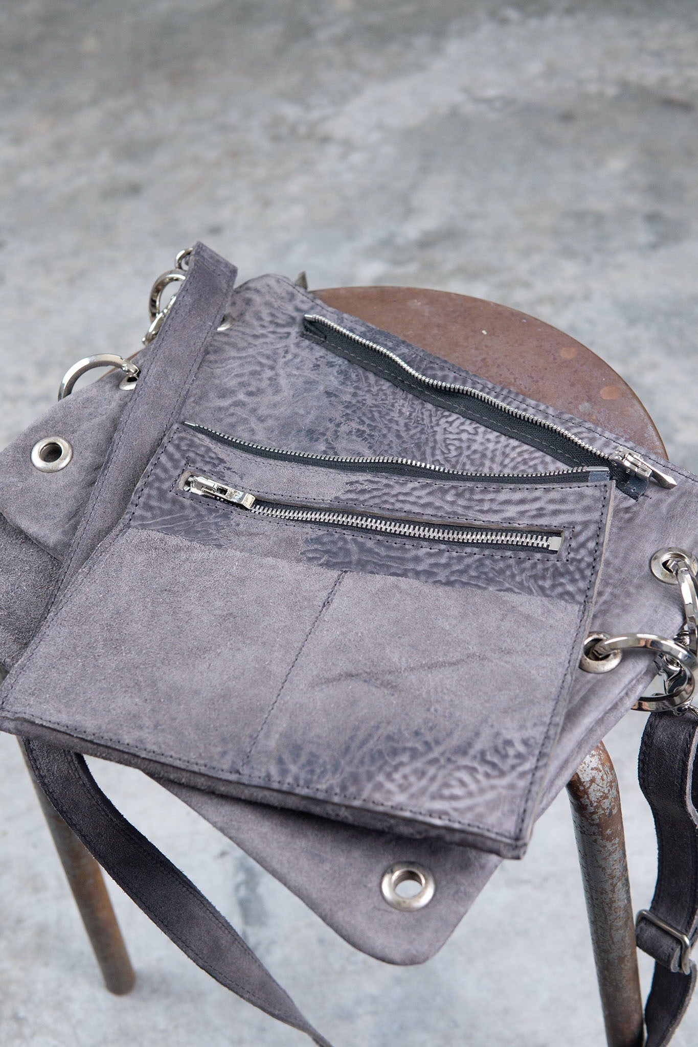 HORSE BUTT RG LEATHER SMALL BAG RA-1