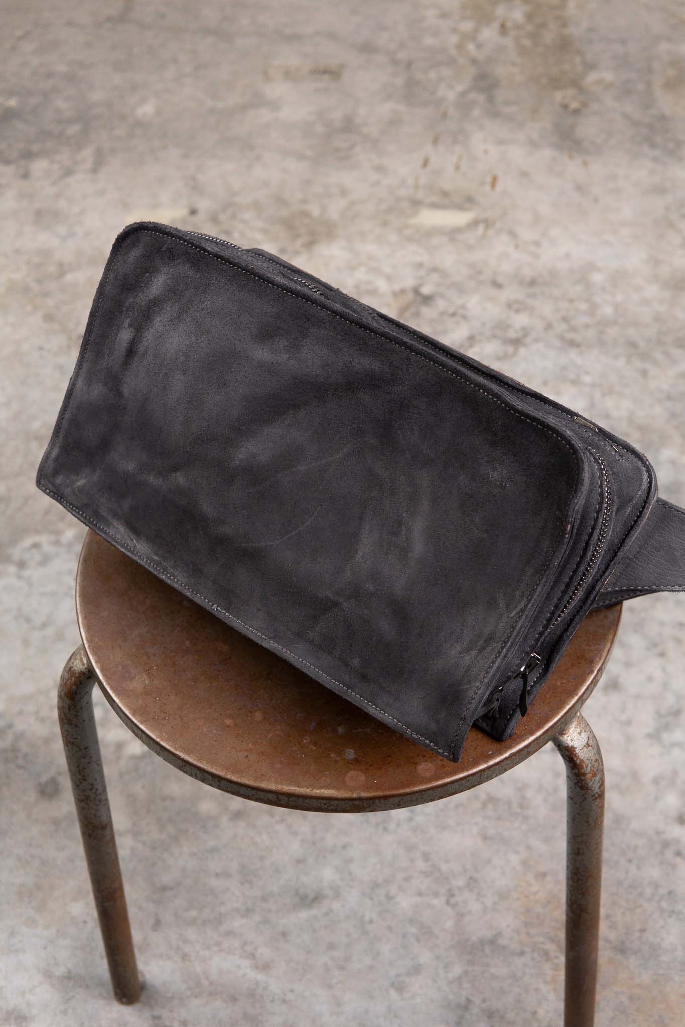 美品⭐︎incarnation⭐︎25SS⭐︎HORSE LEATHER Bag HORSE LEATHER BAG SQ-1 UNLINED – incarnation STORE