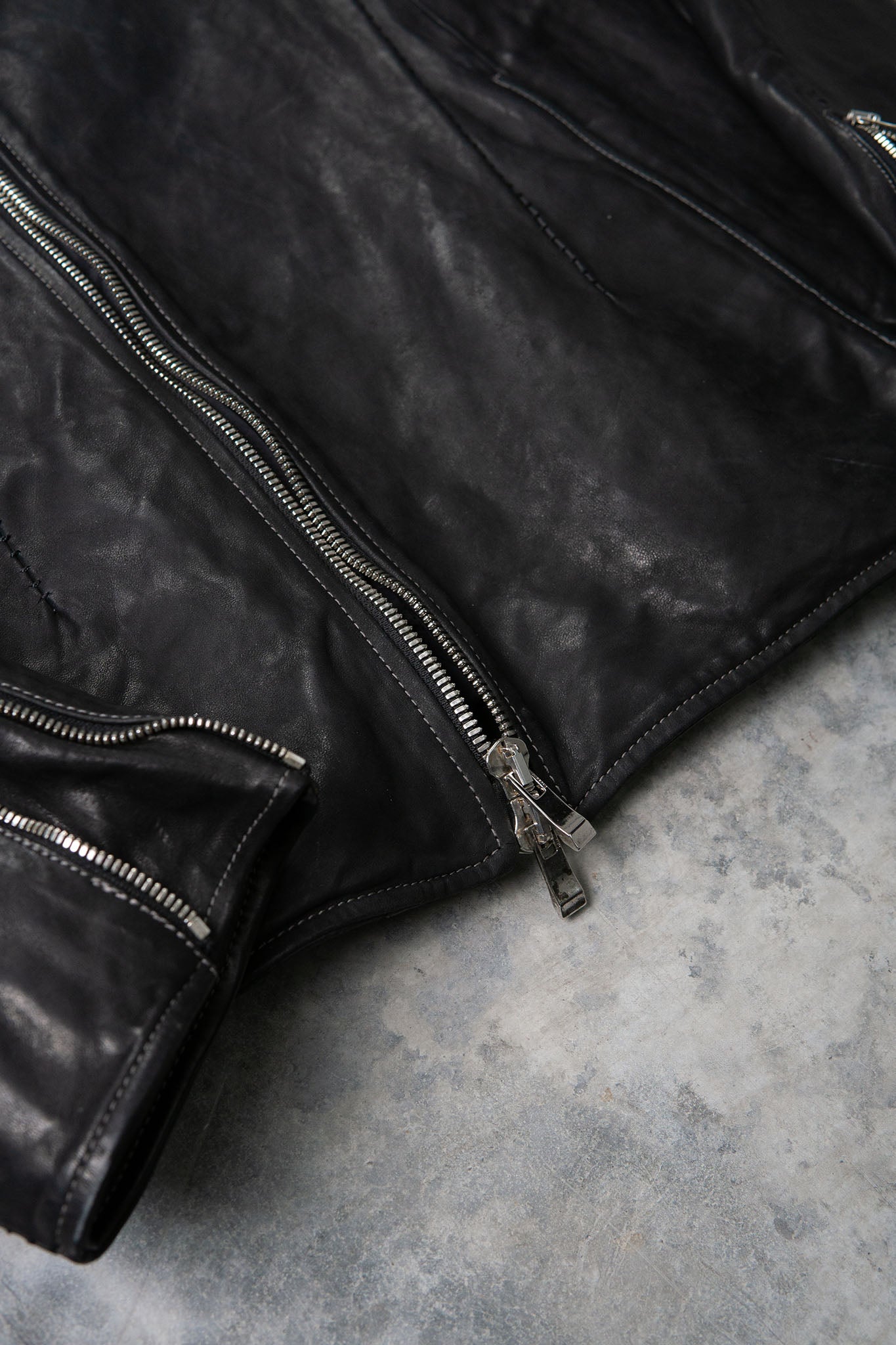 HORSE LEATHER HI-COLLAR ZIP BLOUSON JB-1