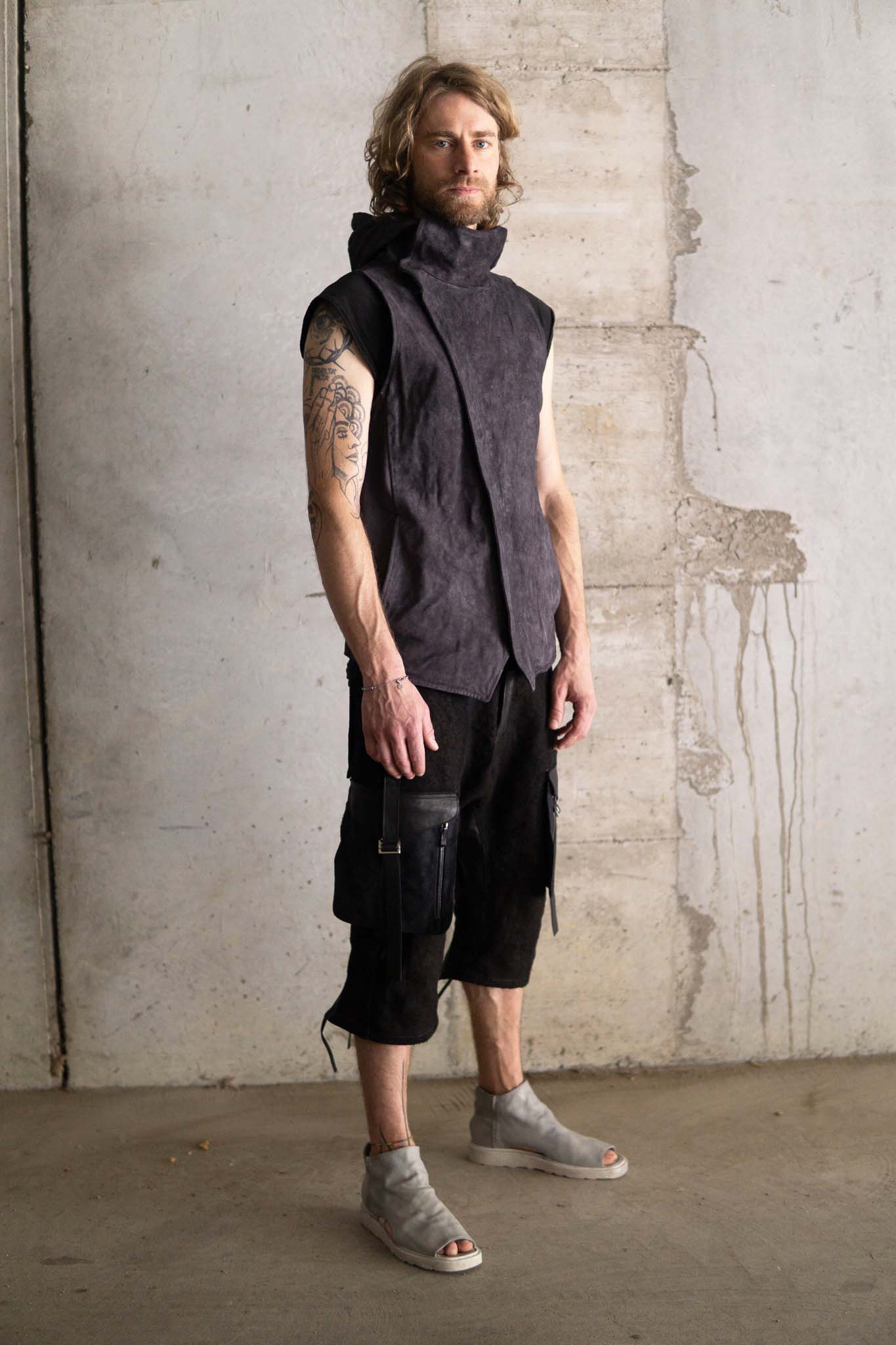 HORSE LEATHER HI NECK HOODED ZIP FRONT VEST LINED HV-2