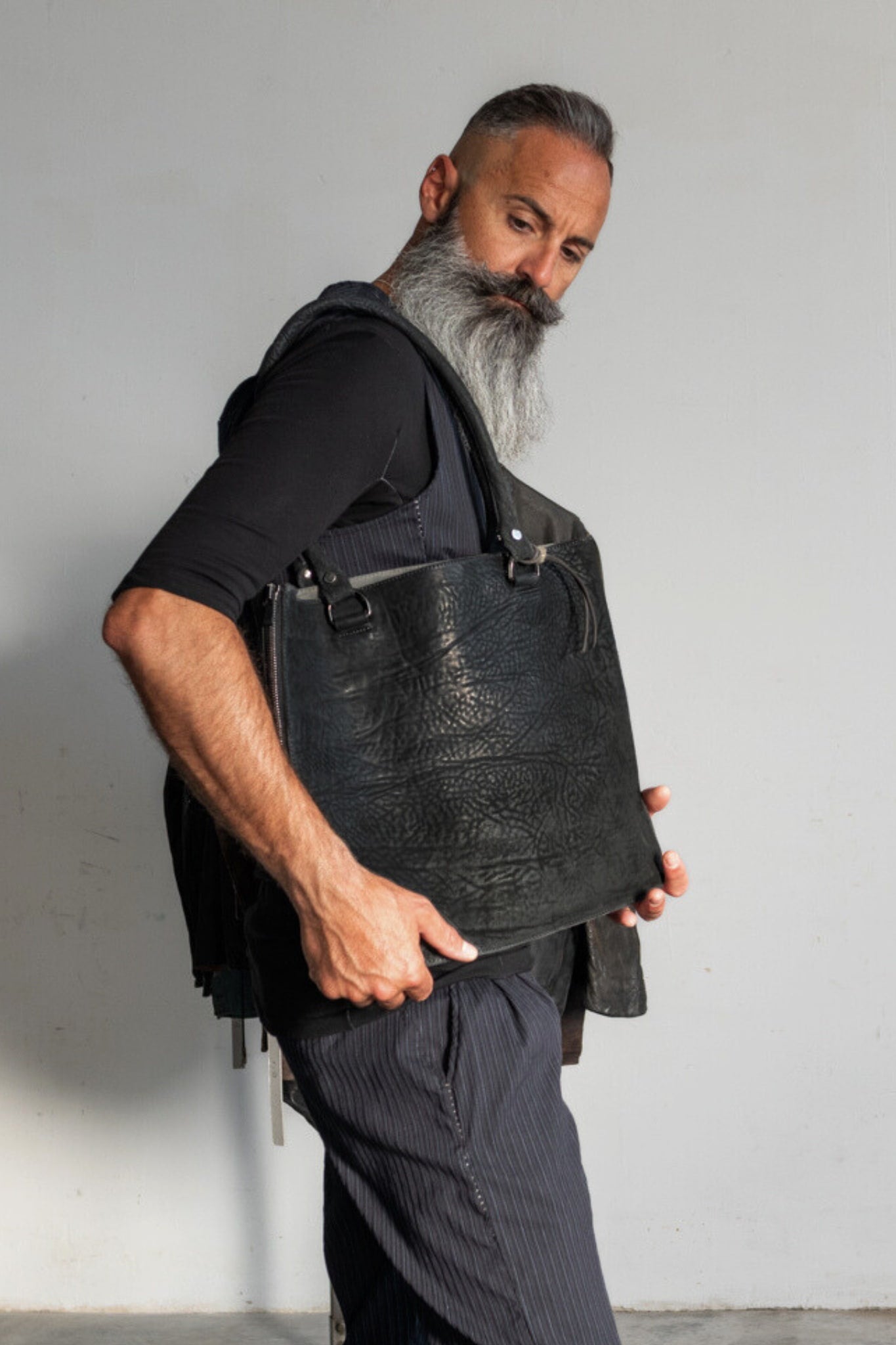 HORSE BUTT RG LEATHER BAG TOTO WB-2 UNLINED WITH MEDIUM PURSE AND GLASSES CASE