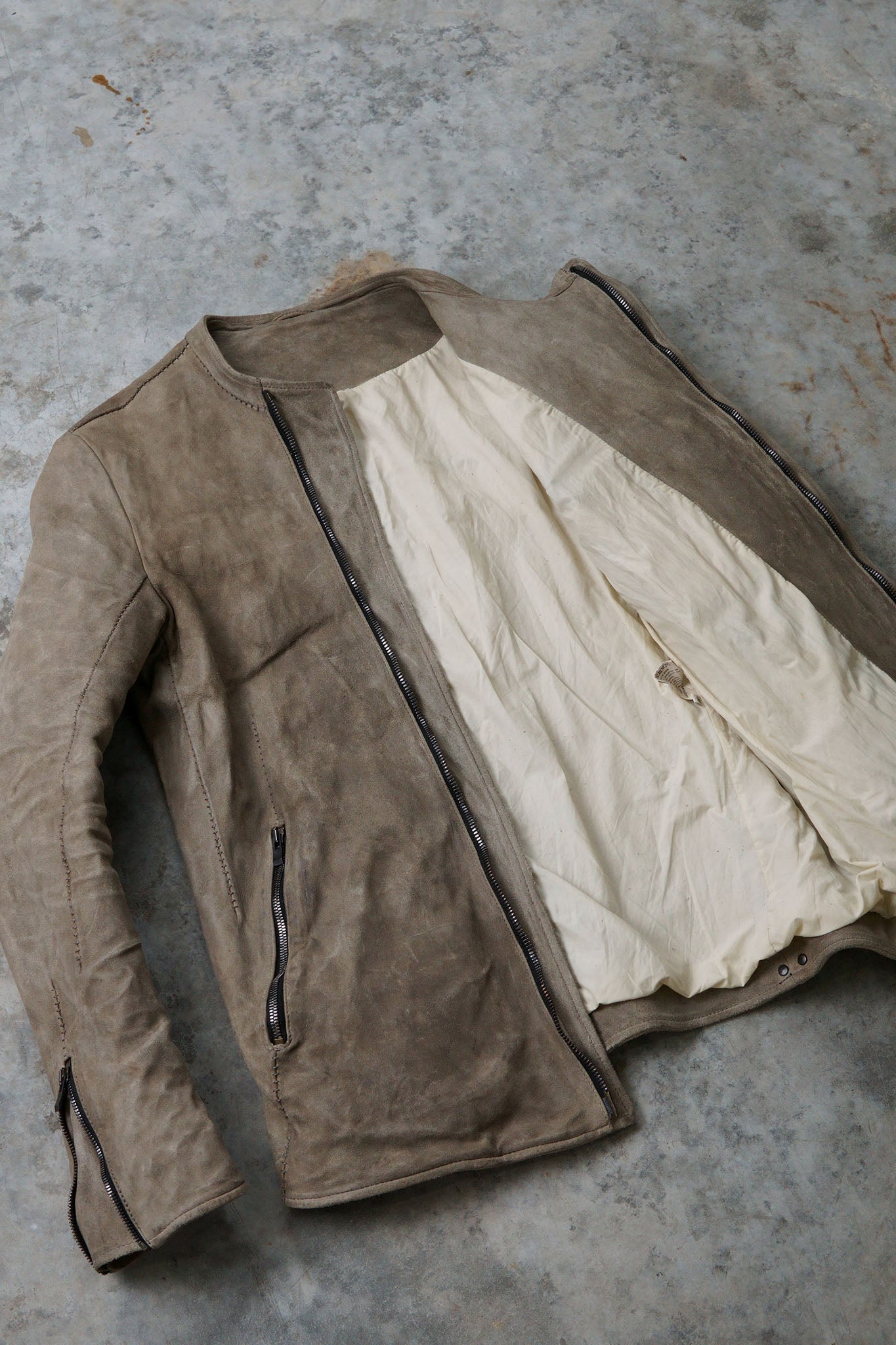 HORSE LEATHER STAND UP COLLAR JACKET WITH ONE PIECE SLEEVES
