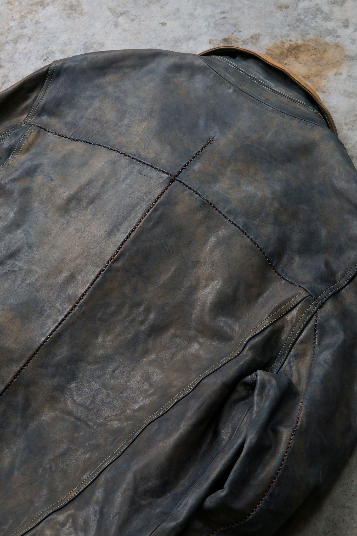 HORSE LEATHER "JEAN" JACKET WITH ONE PIECE SLEEVES