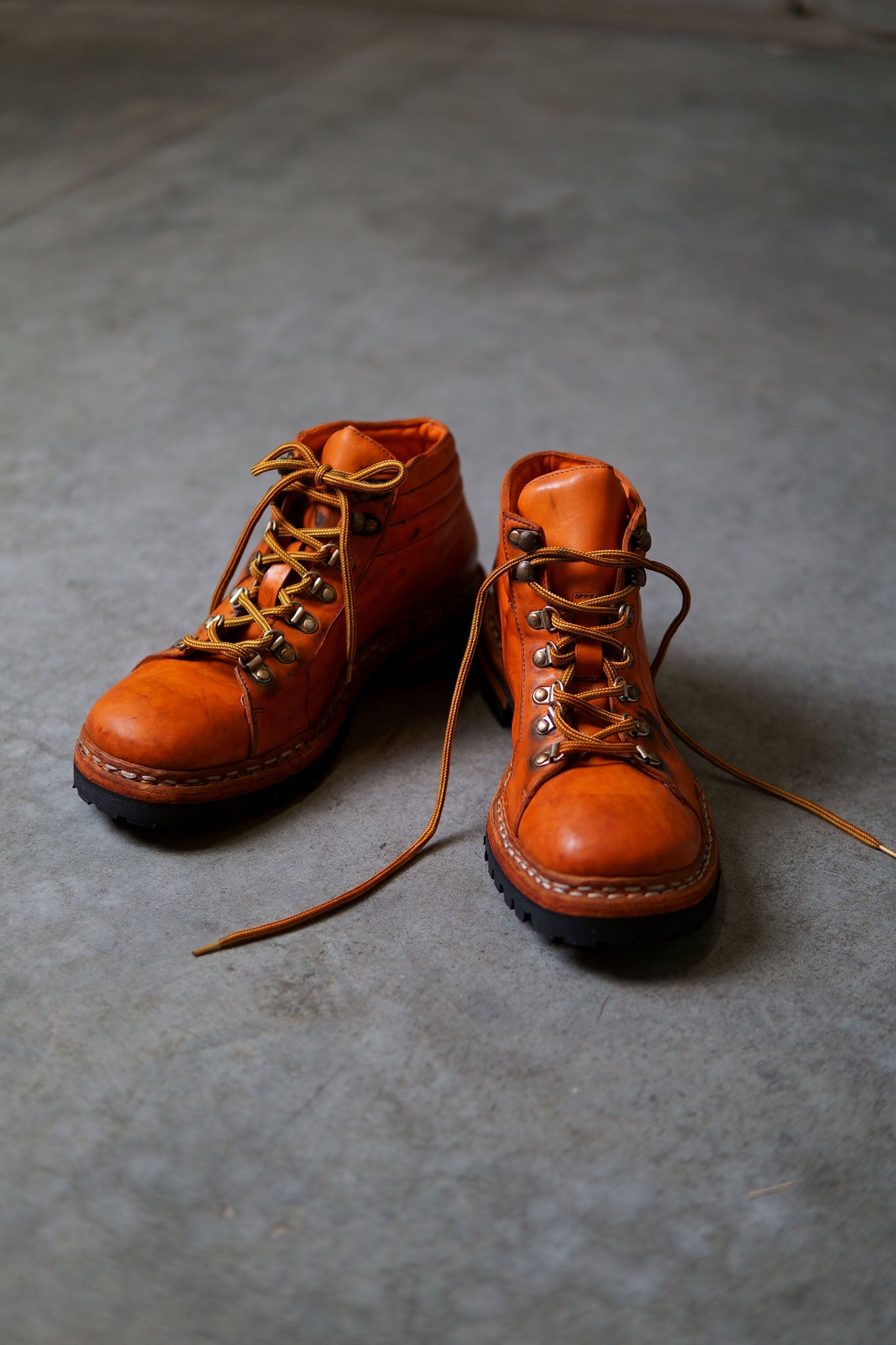 HORSE LEATHER TREKKING BOOTS WITH VIBRAM SOLES AND GOODYEAR WELT