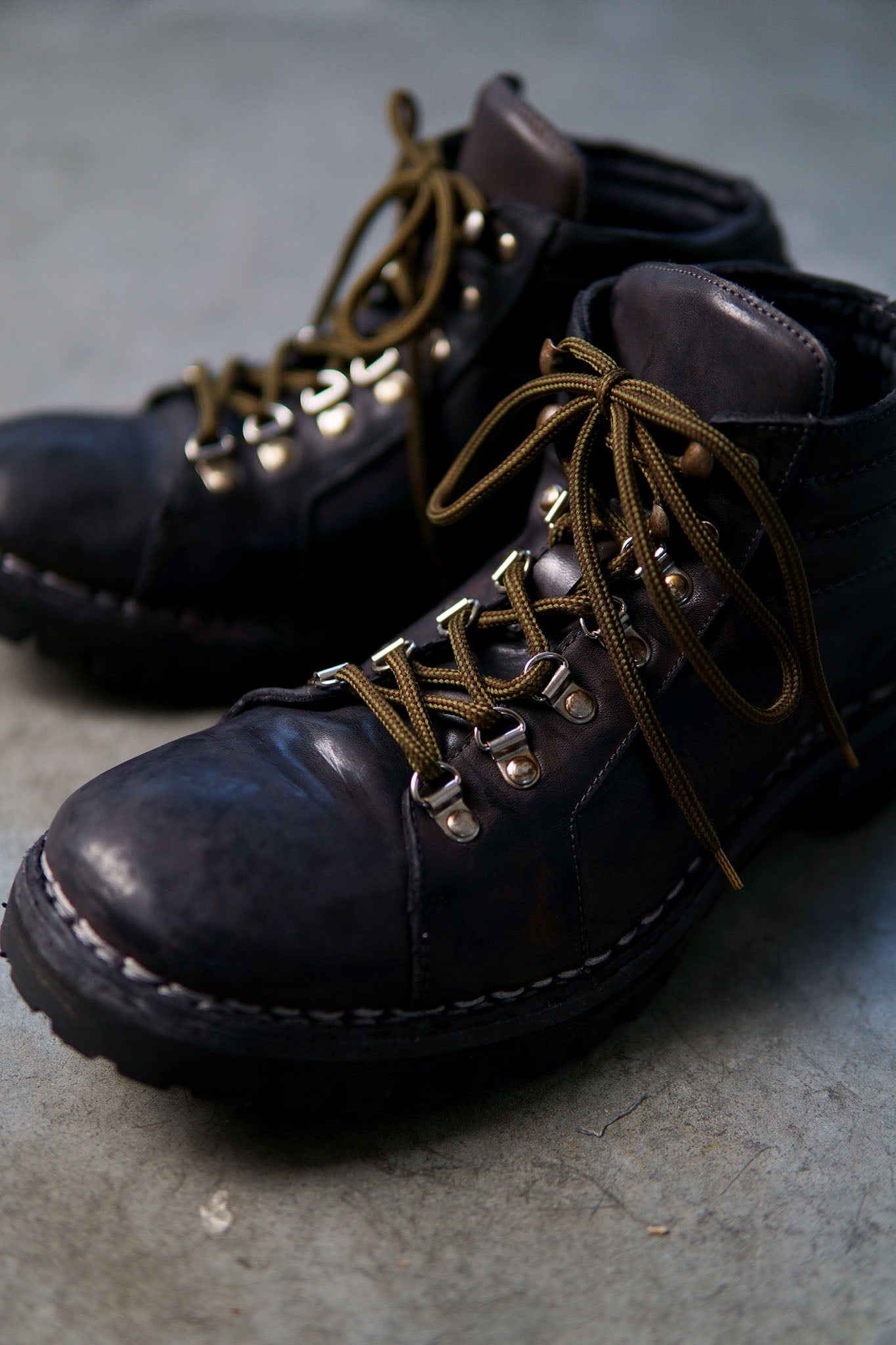 HORSE LEATHER TREKKING BOOTS WITH VIBRAM SOLES AND GOODYEAR WELT