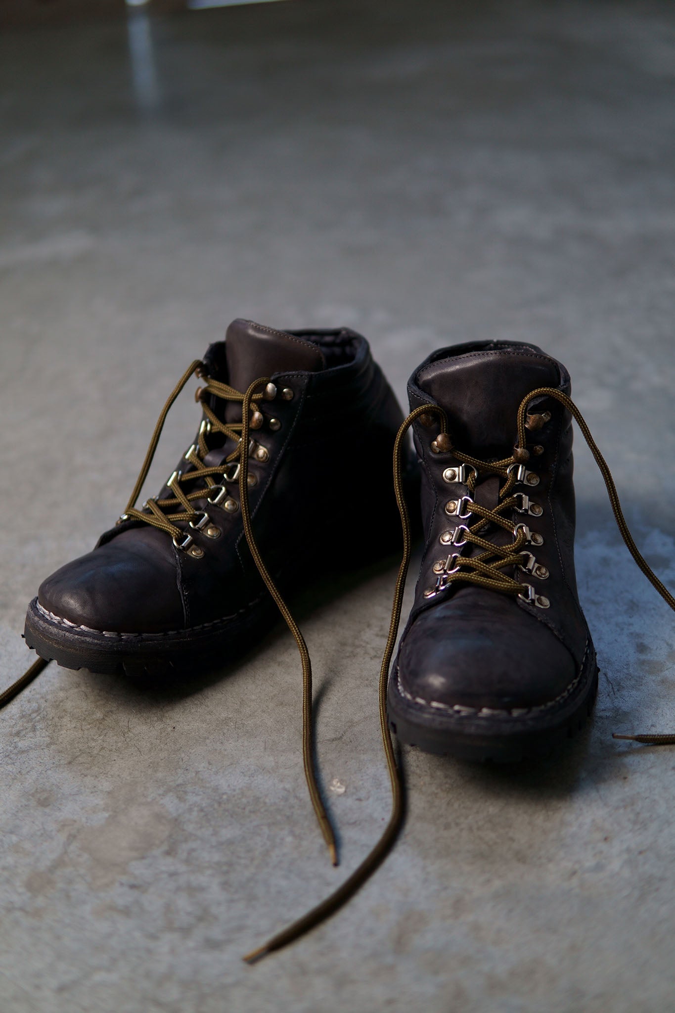 HORSE LEATHER TREKKING BOOTS WITH VIBRAM SOLES AND GOODYEAR WELT