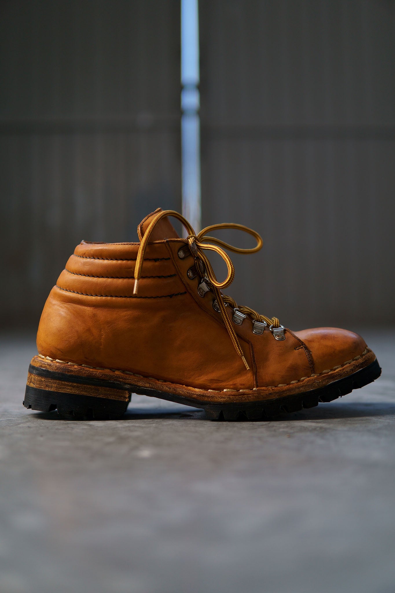HORSE LEATHER TREKKING BOOTS WITH VIBRAM SOLES AND GOODYEAR WELT