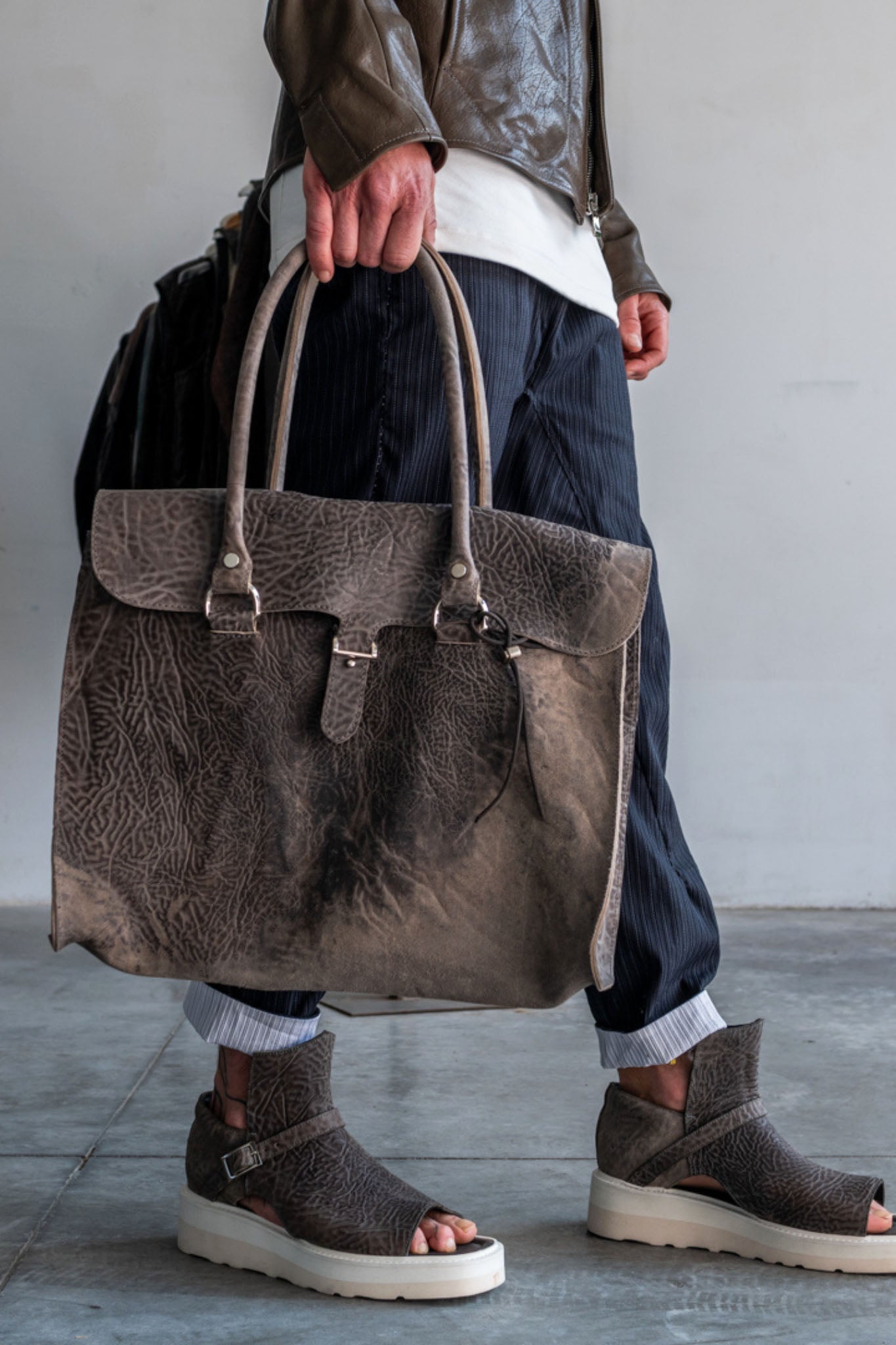 HORSE BUTT RG LEATHER BAG TOTO WB-3 UNLINED WITH MEDIUM PURSE