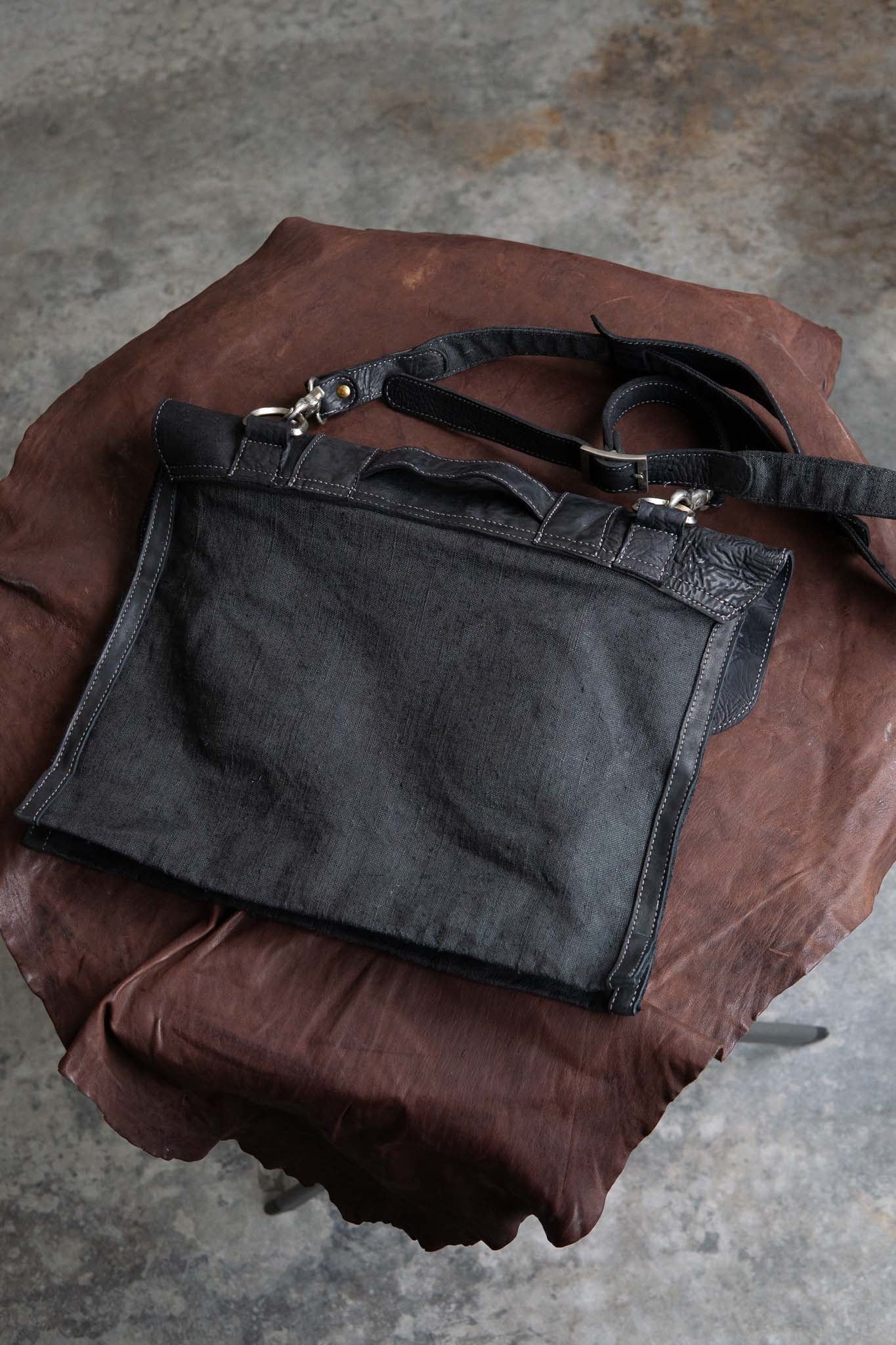 HORSE BUTT RG LEATHER + 1950's VINTAGE LINEN  BAG MAIL MM-5