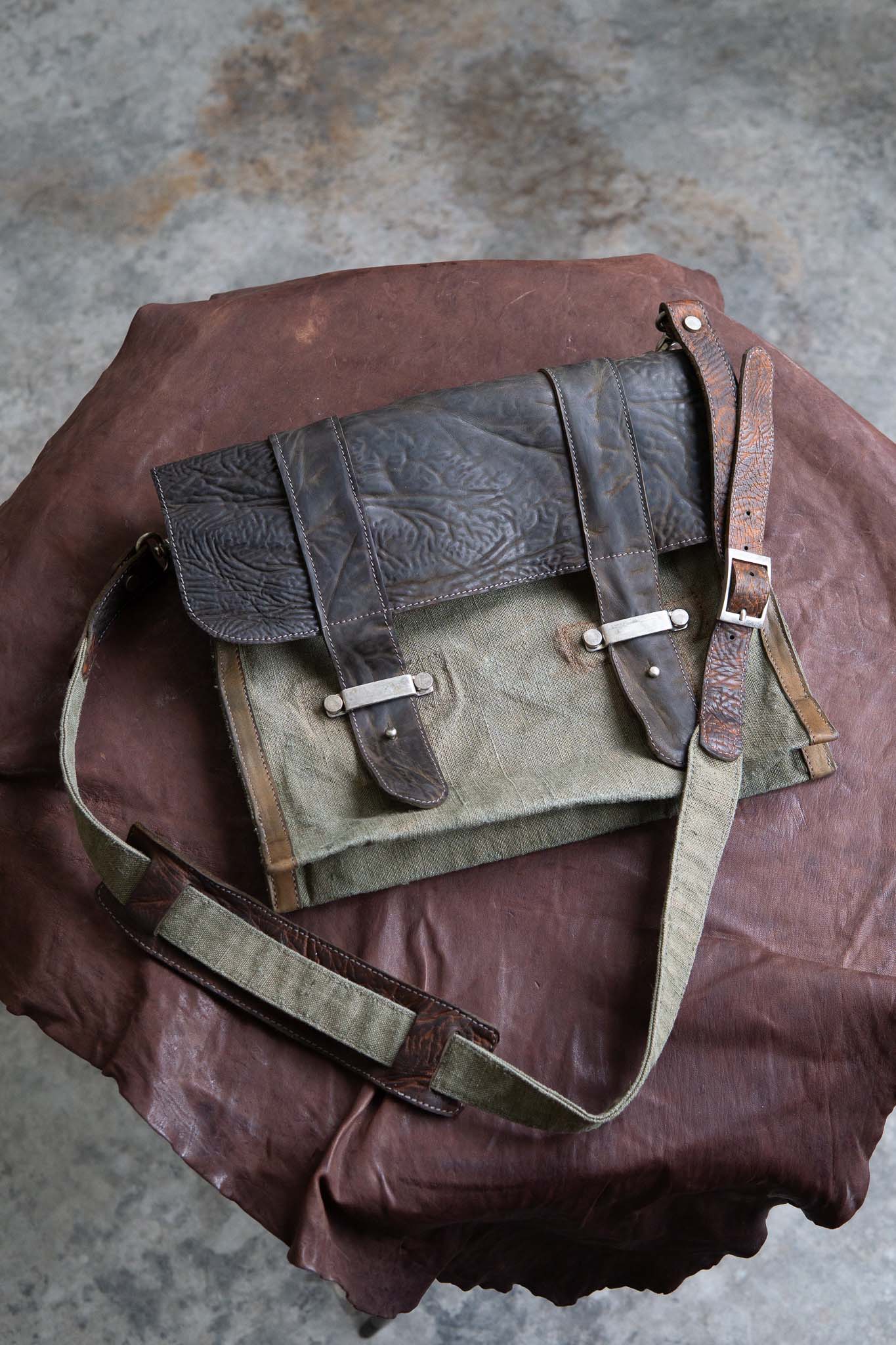 HORSE BUTT RG LEATHER + 1950's VINTAGE LINEN  BAG MAIL MM-5 SMALL