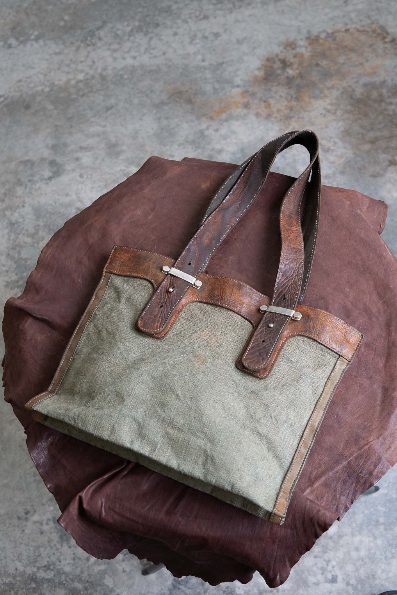HORSE BUTT RG LEATHER + 1950's VINTAGE LINEN  BAG TOTE MM-6