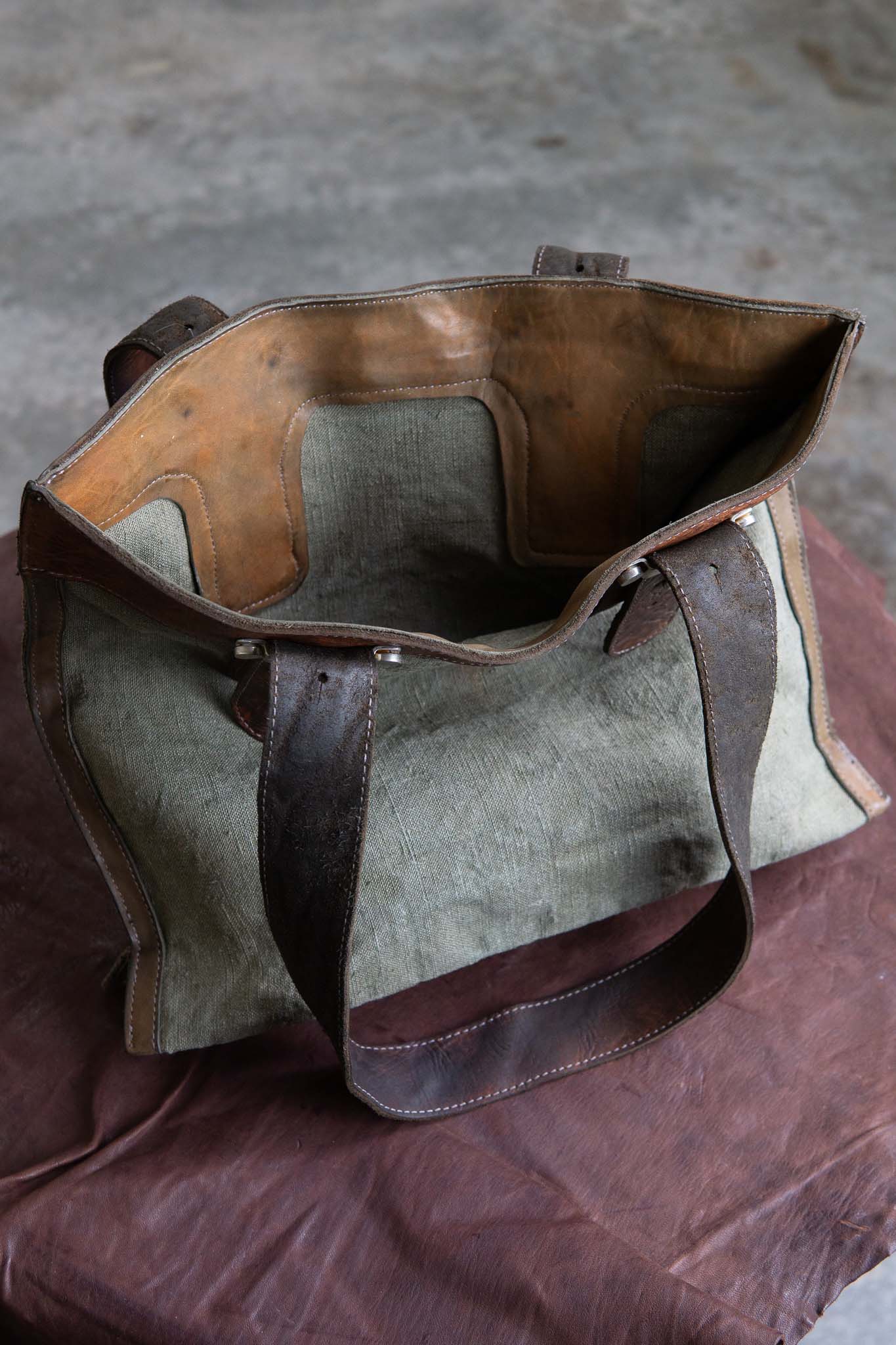 HORSE BUTT RG LEATHER + 1950's VINTAGE LINEN  BAG TOTE MM-6