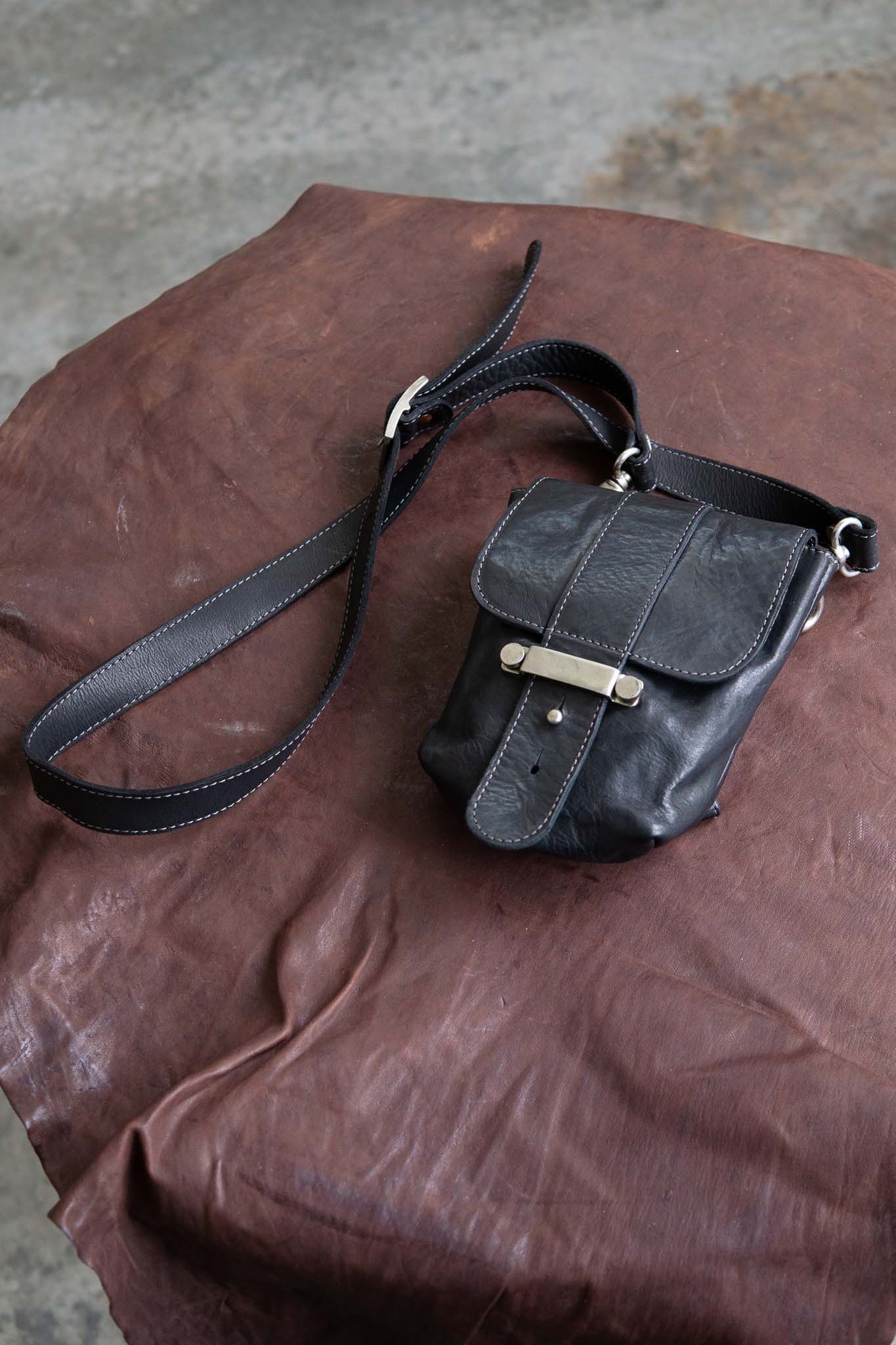 CALF SHOULDER LEATHER 2WAY POUCH MM-7