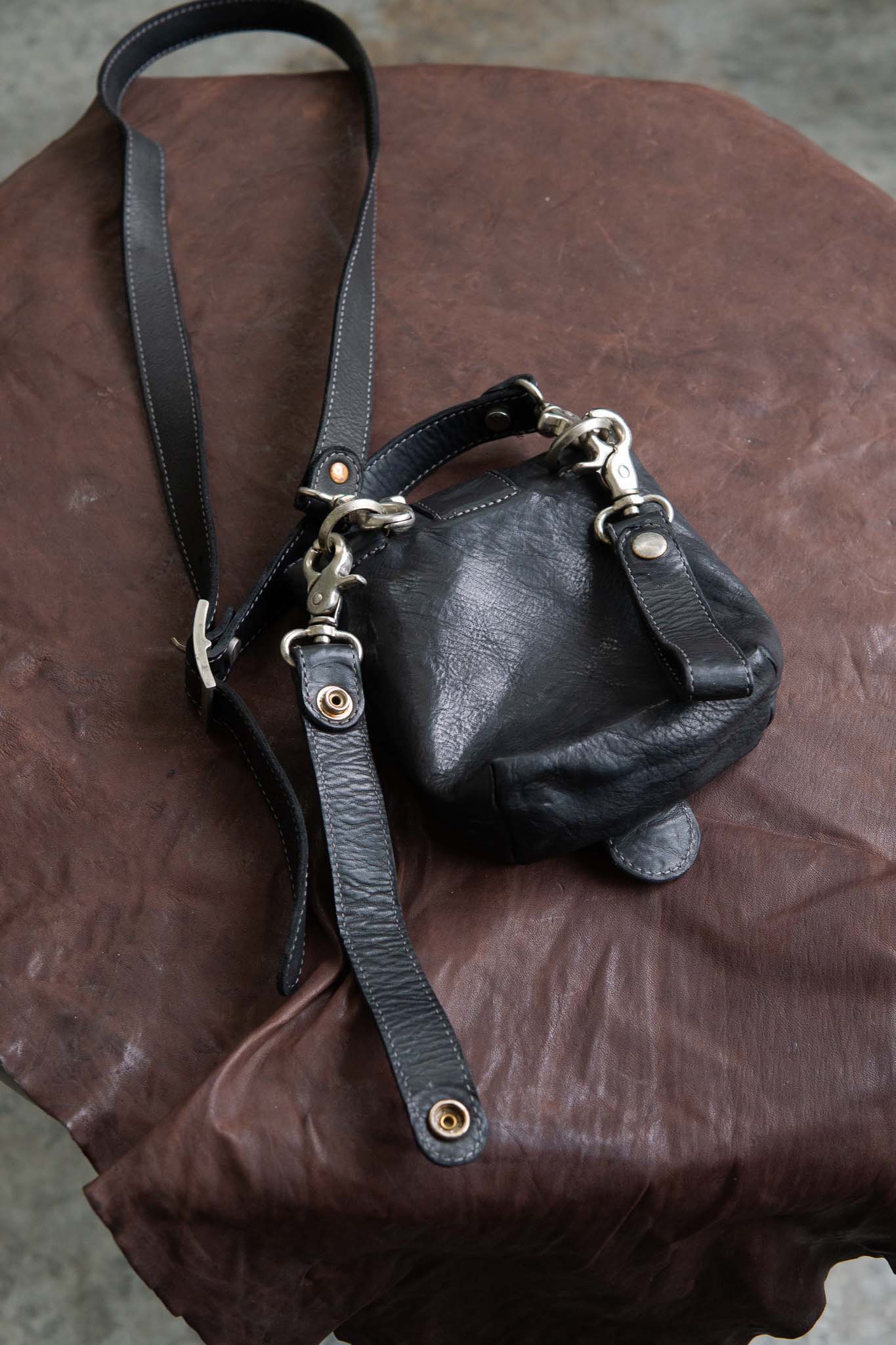 CALF SHOULDER LEATHER 2WAY POUCH MM-7