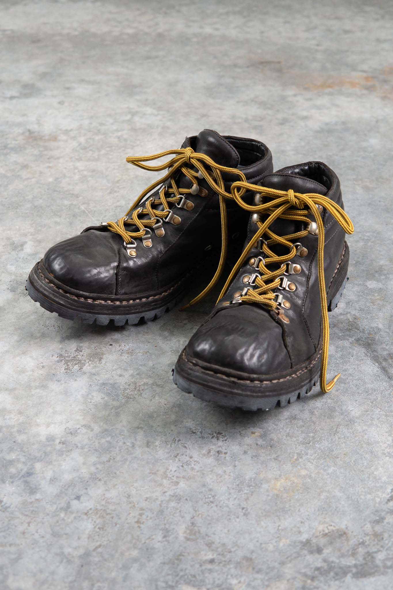 HORSE LEATHER VS TREKKING LINED VIBRAM SOLES GOODYEAR NORWEGIAN WELT PIECE DYED