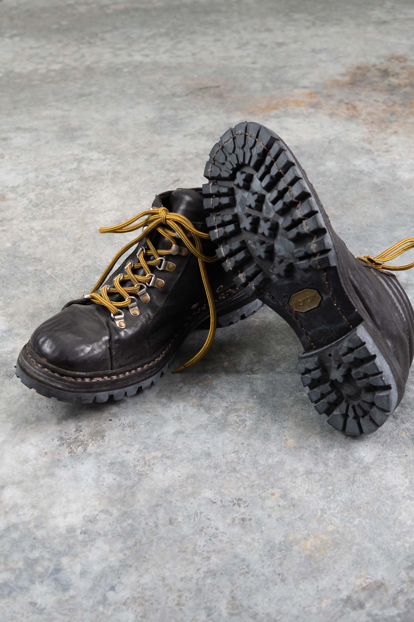 HORSE LEATHER VS TREKKING LINED VIBRAM SOLES GOODYEAR NORWEGIAN WELT PIECE DYED