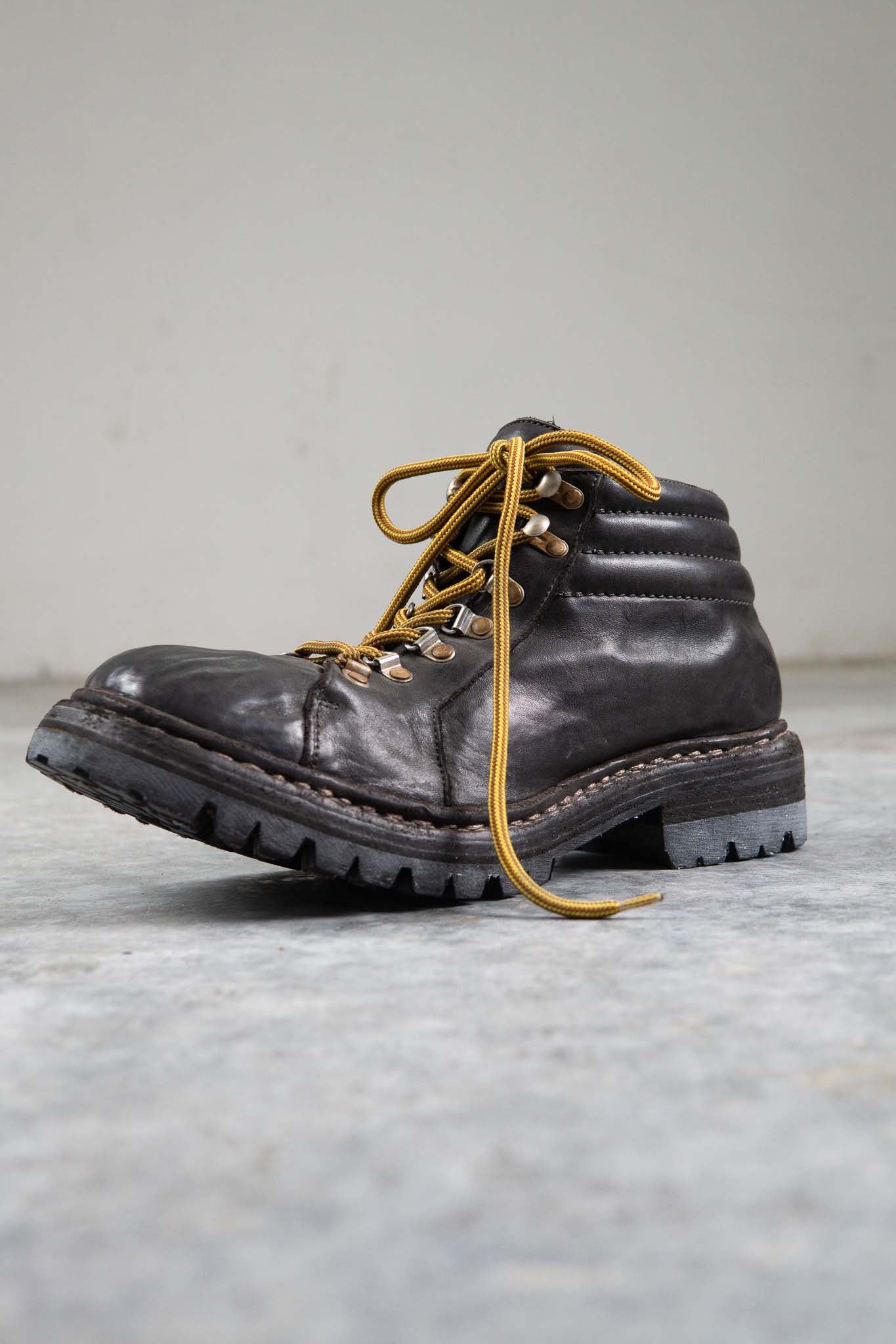 HORSE LEATHER VS TREKKING LINED VIBRAM SOLES GOODYEAR NORWEGIAN WELT PIECE DYED
