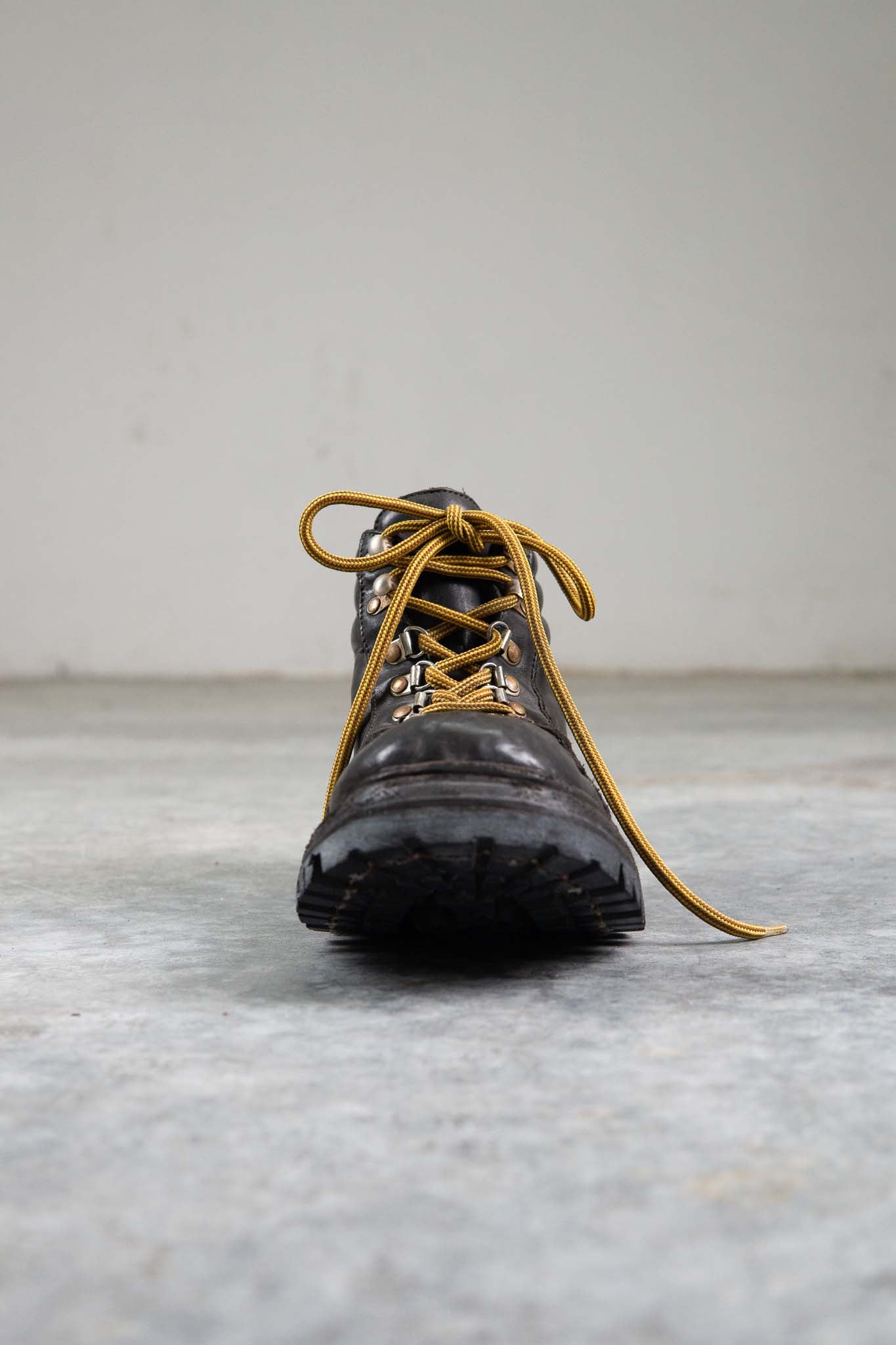 HORSE LEATHER VS TREKKING LINED VIBRAM SOLES GOODYEAR NORWEGIAN WELT PIECE DYED