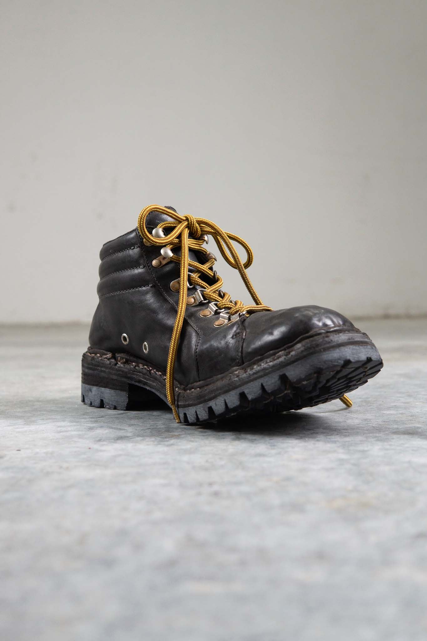 HORSE LEATHER VS TREKKING LINED VIBRAM SOLES GOODYEAR NORWEGIAN WELT PIECE DYED