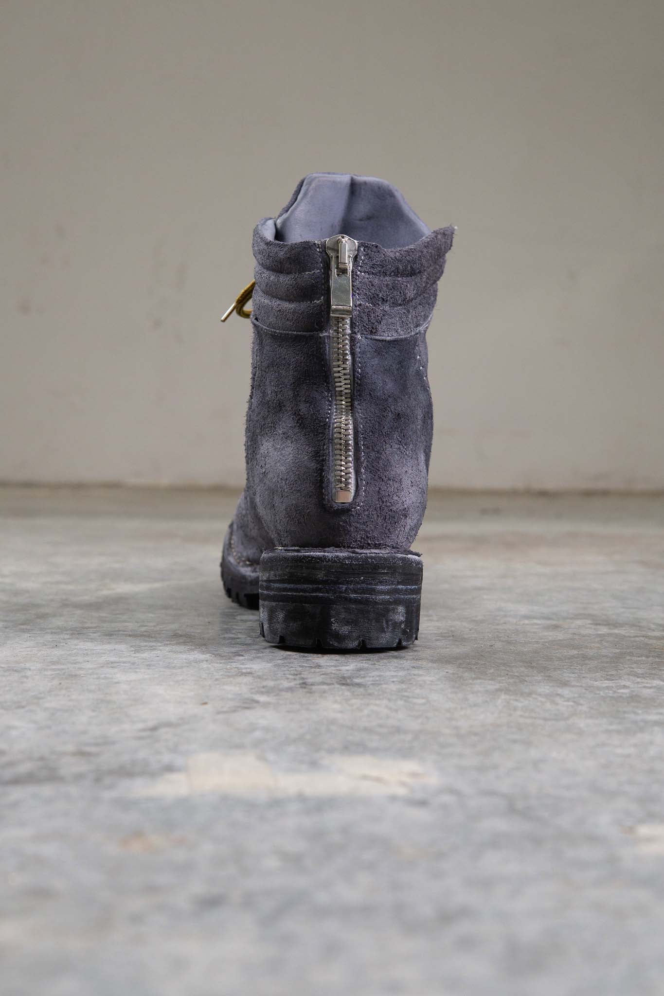 HORSE LEATHER TRACKING CL-1 GOODYEAR NORWEGIAN WELT VIBRAM SOLES PIECE DYED