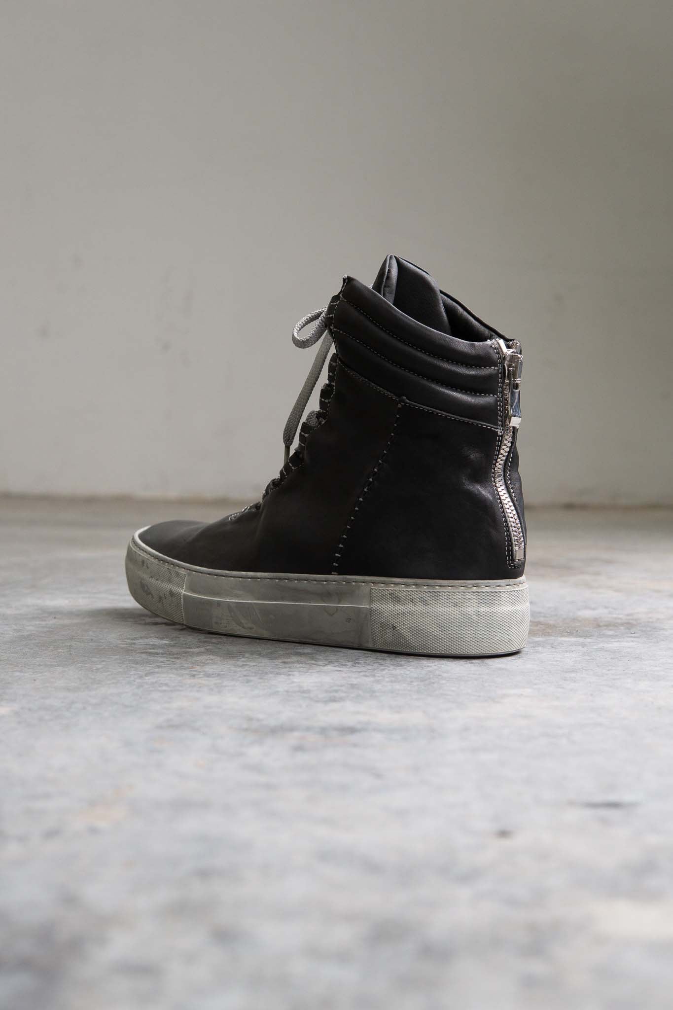 HORSE WHITE LEATHER SNEAKER CL-2 HIGH CUT WHITE HIGH RUBBER SOLES PIECE DYED