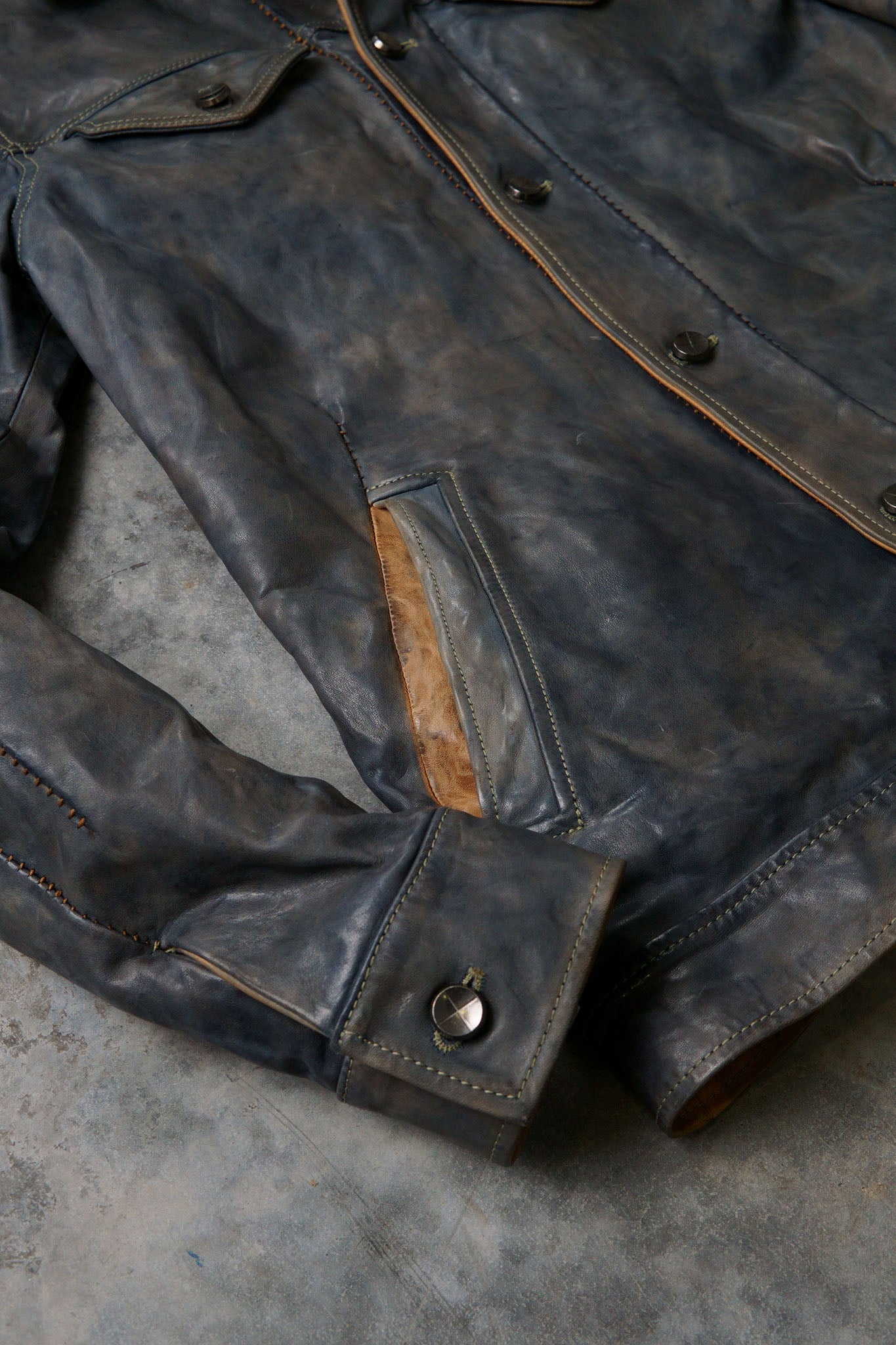 HORSE LEATHER "JEAN" JACKET WITH ONE PIECE SLEEVES