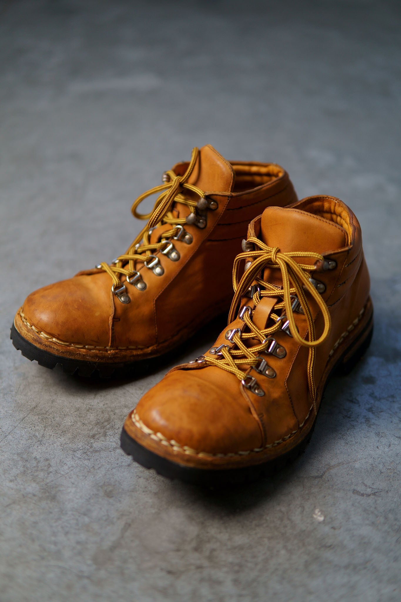 HORSE LEATHER TREKKING BOOTS WITH VIBRAM SOLES AND GOODYEAR WELT